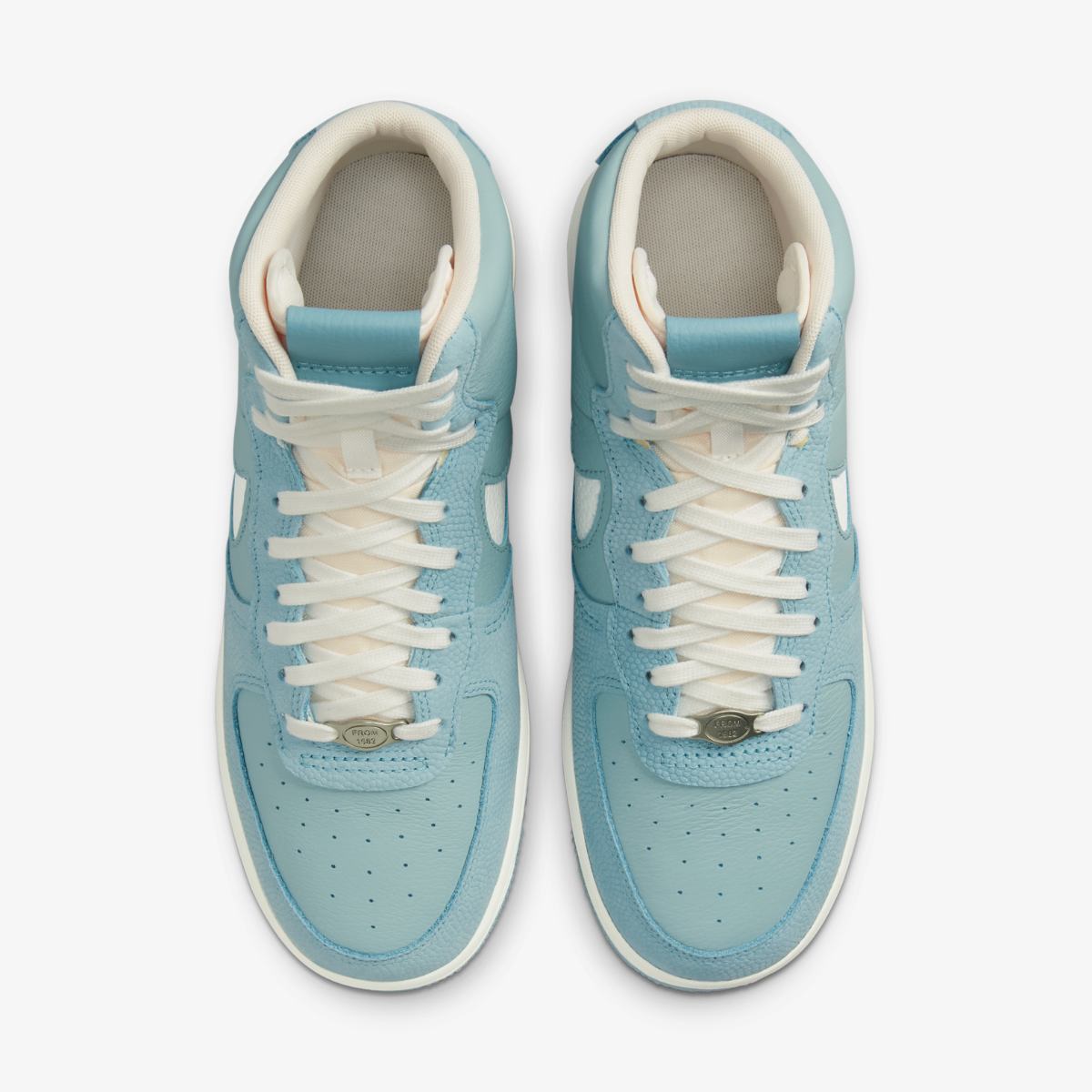 КРОСІВКИ WMNS NIKE AIR FORCE 1 SCULPT (DQ9325-300)
