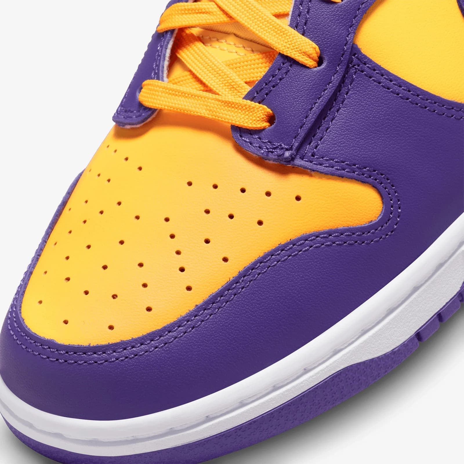 NIKE DUNK HI RETRO SNEAKERS (DD1399-500)