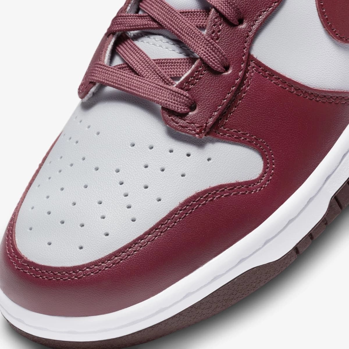 NIKE DUNK HI RETRO SNEAKERS (DD1399-600)