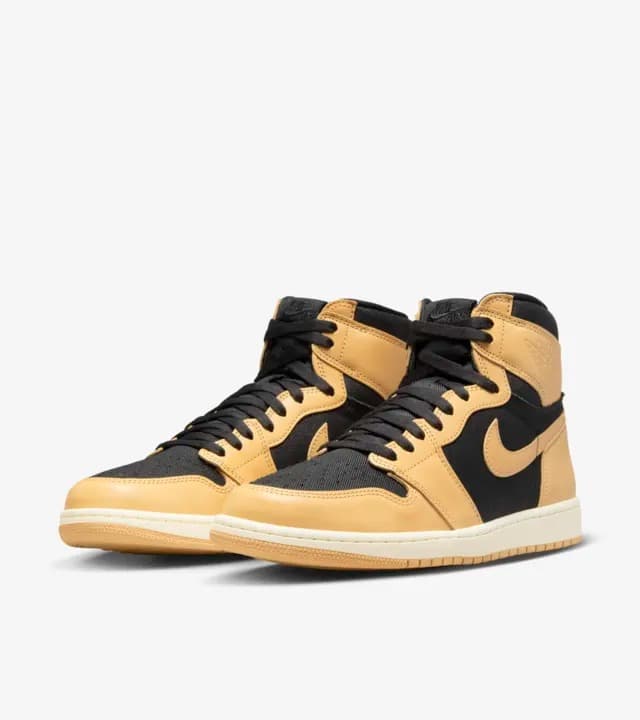 AIR JORDAN 1 RETRO HIGH OG SNEAKERS (555088-202)