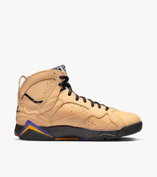КРОССОВКИ AIR JORDAN 7 RETRO SE (DZ4729-200)
