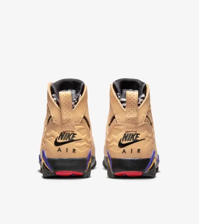 КРОССОВКИ AIR JORDAN 7 RETRO SE (DZ4729-200)