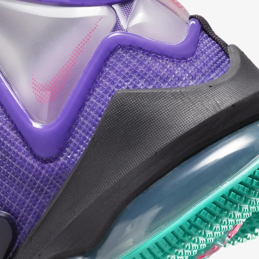 LEBRON XIX SNEAKERS (CZ0203-500)