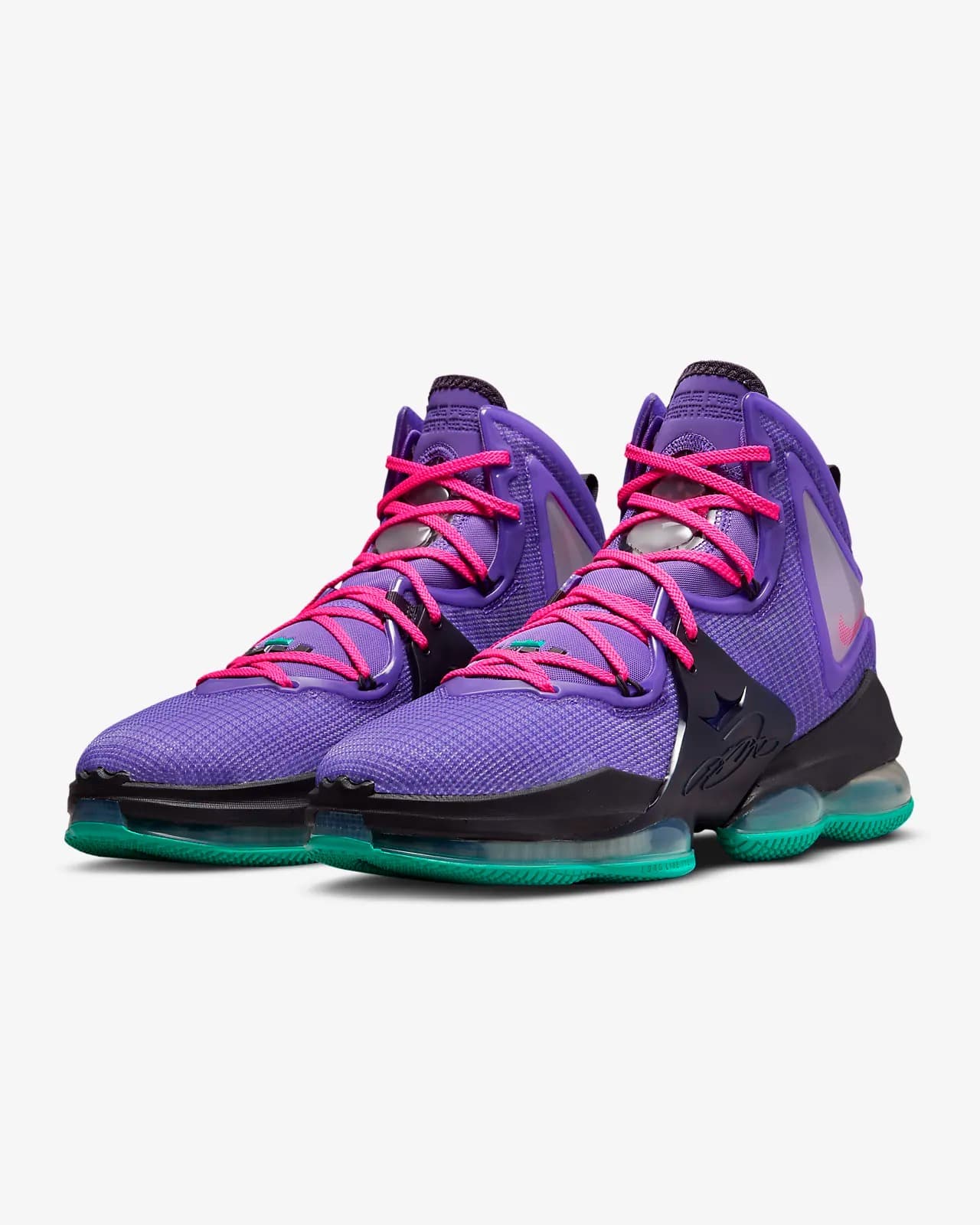 КРОСІВКИ LEBRON XIX (CZ0203-500)