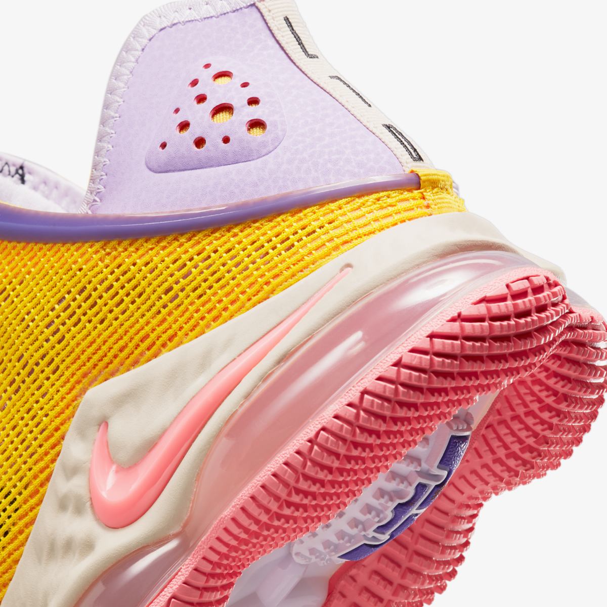 NIKE LEBRON XIX LOW SNEAKERS (DO9829-500)