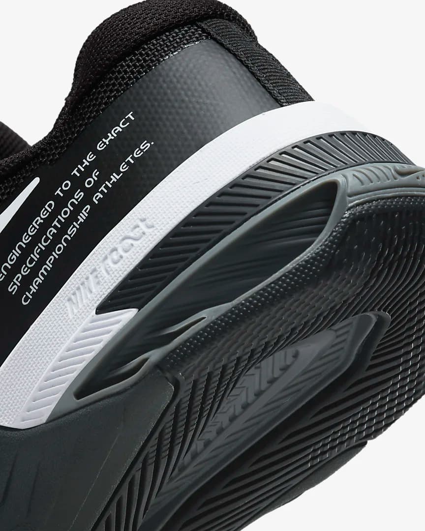 NIKE METCON 8 SNEAKERS (DO9328-001)