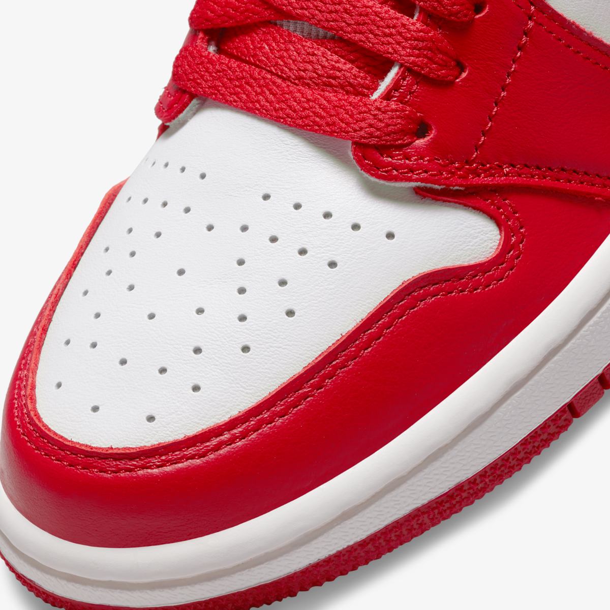 WMNS AIR JORDAN 1 RETRO HI OG SNEAKERS (DJ4891-061)