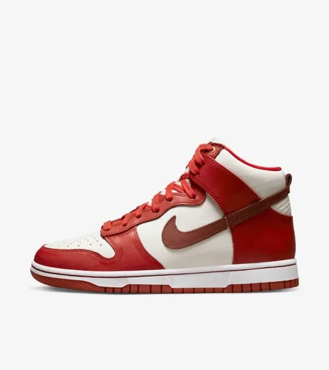SNEAKERS W NIKE DUNK HIGH LXX (DX0346-600)
