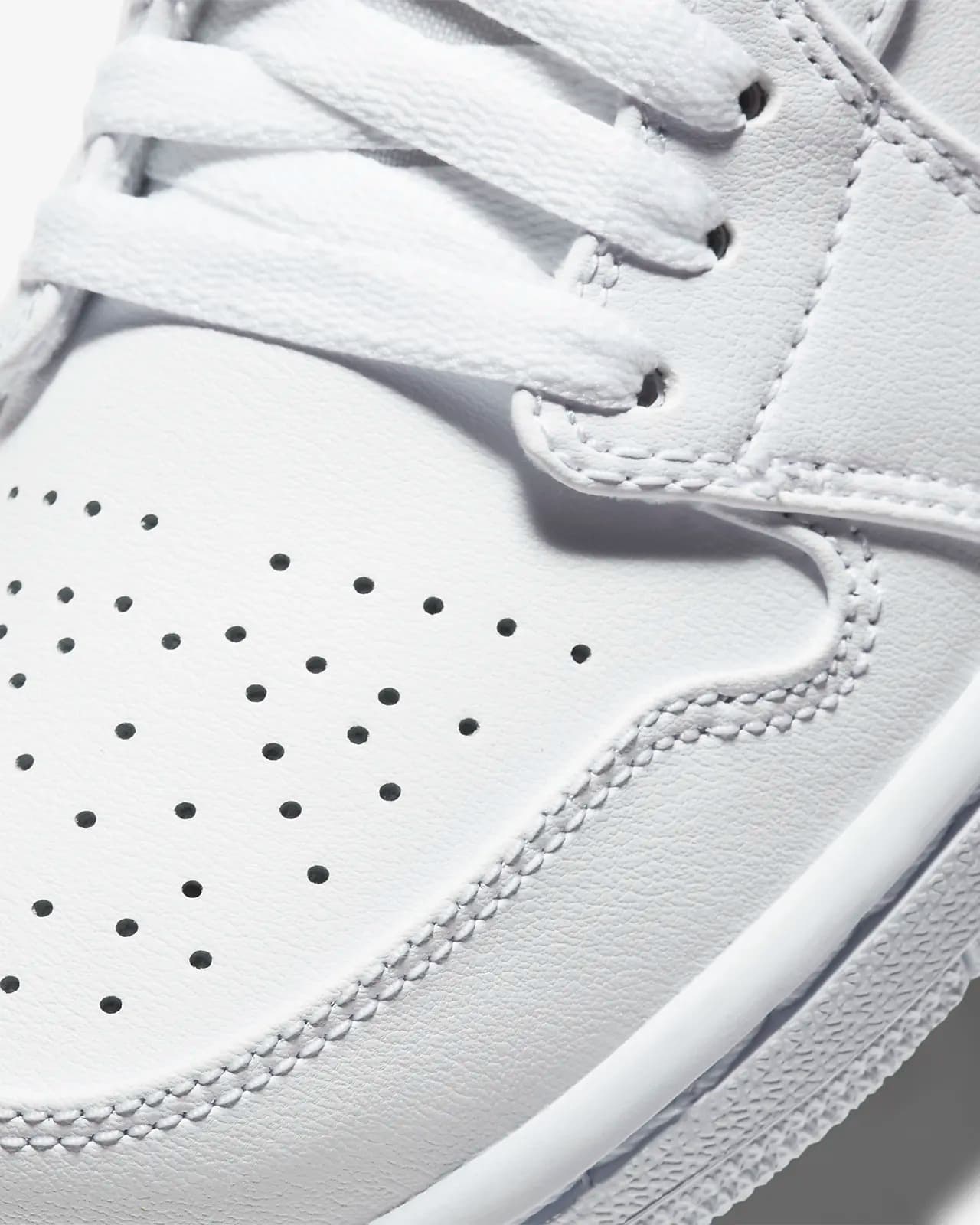 WMNS AIR JORDAN 1 LOW SNEAKERS (AO9944-111)