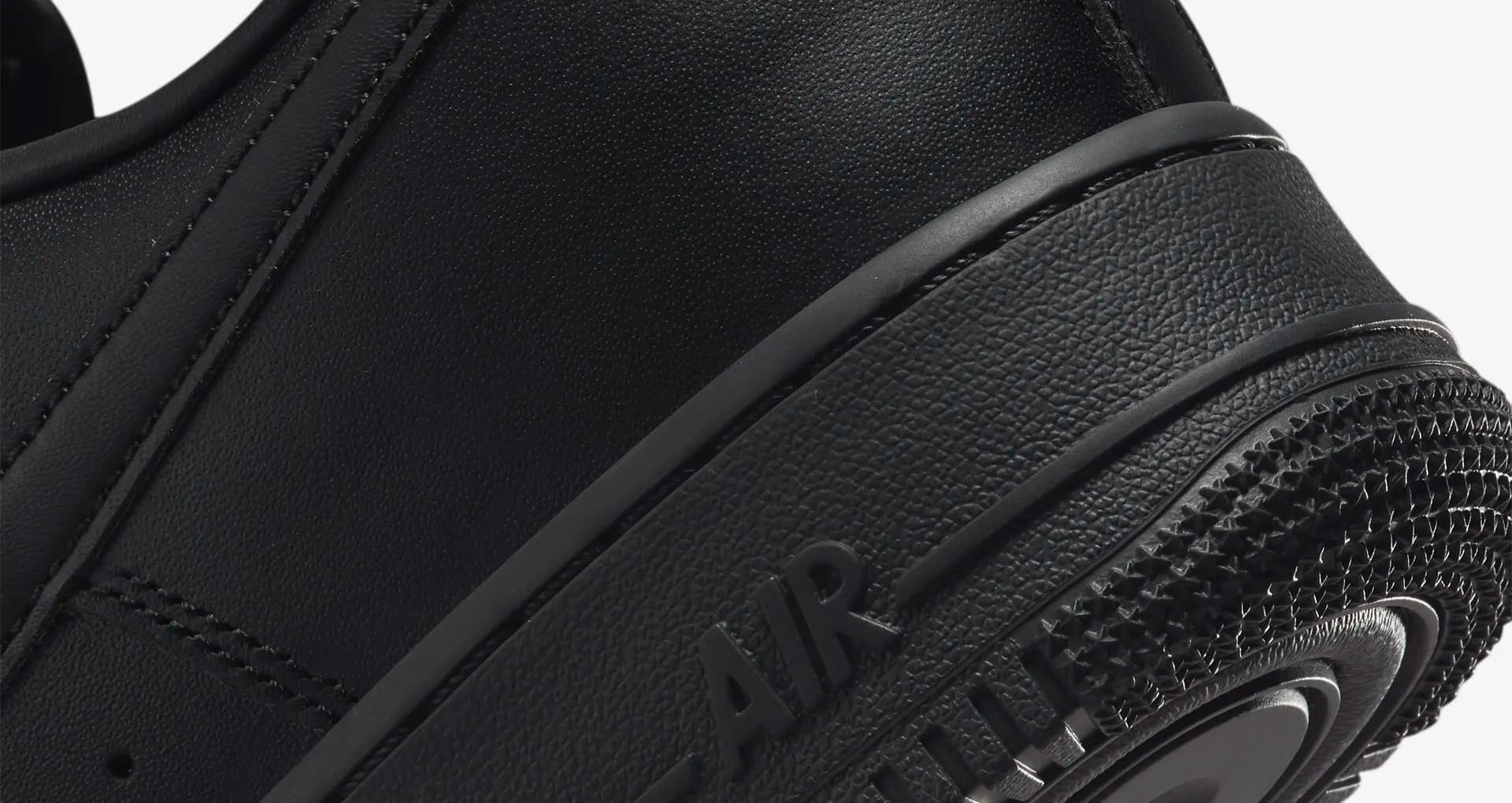 SNEAKERS NIKE AIR FORCE 1 07 FRESH (DM0211-001)