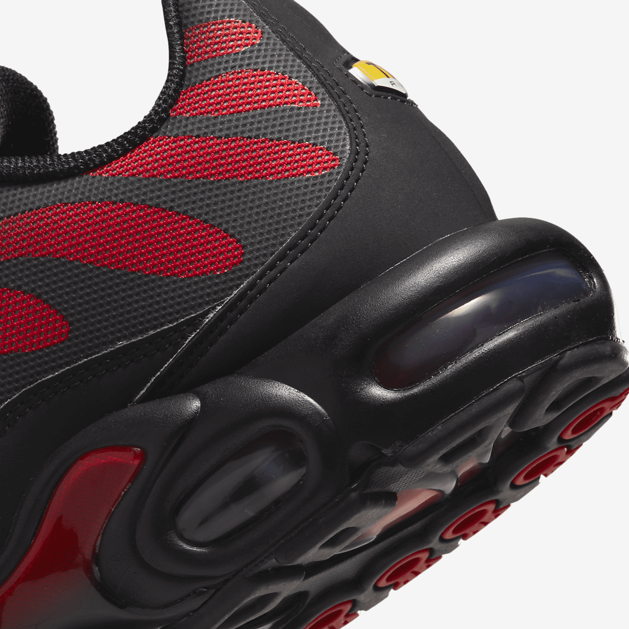 КРОСІВКИ NIKE AIR MAX PLUS  (DZ4507-600)
