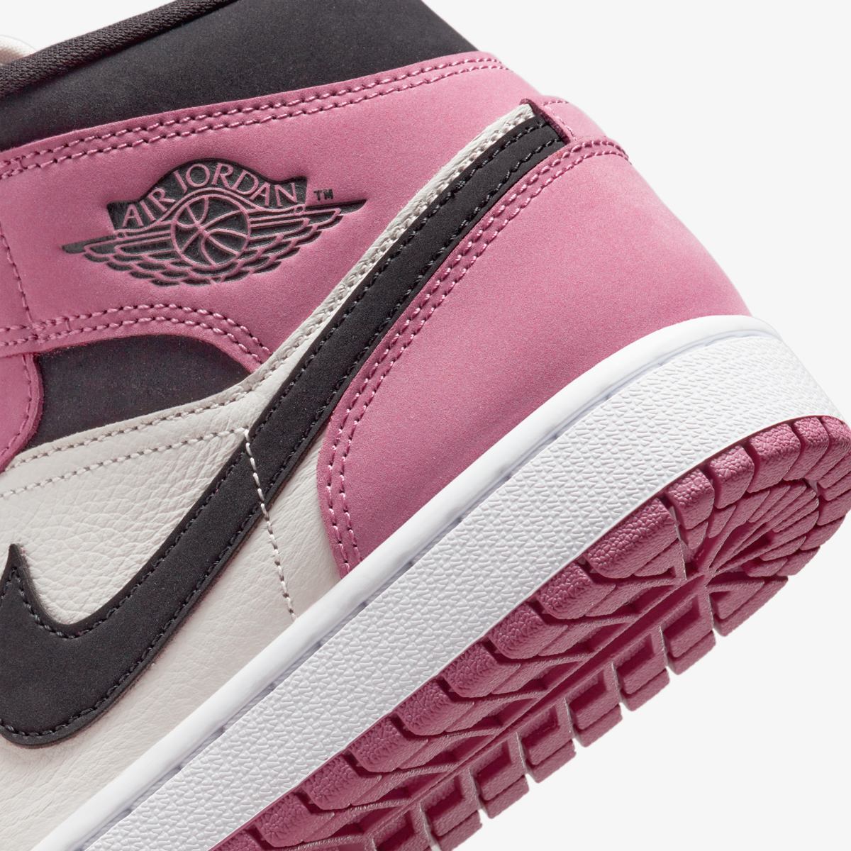 WMNS AIR JORDAN 1 MID SE SNEAKERS (DC7267-500)