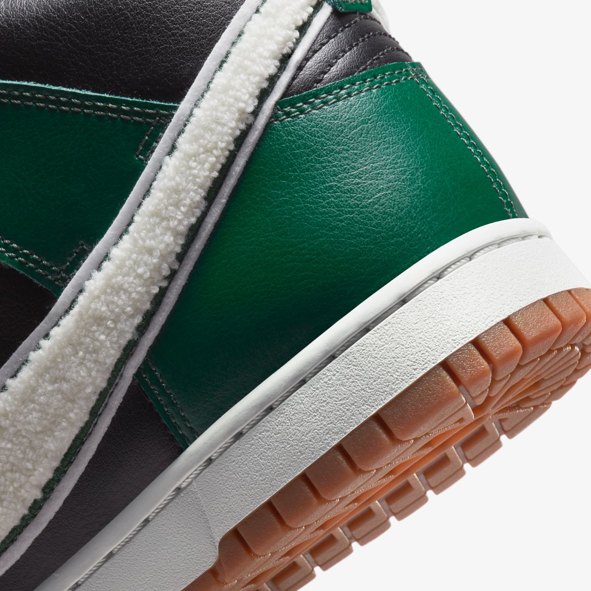 КРОССОВКИ NIKE DUNK HI RETRO UNIVERSITY (DR8805-001)