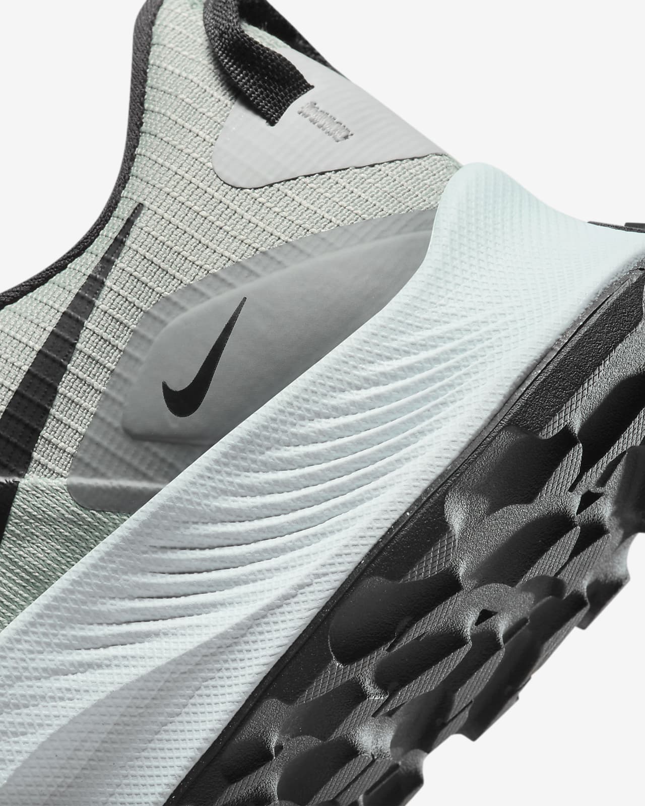 КРОССОВКИ NIKE PEGASUS TRAIL 3 (DV3035-001)