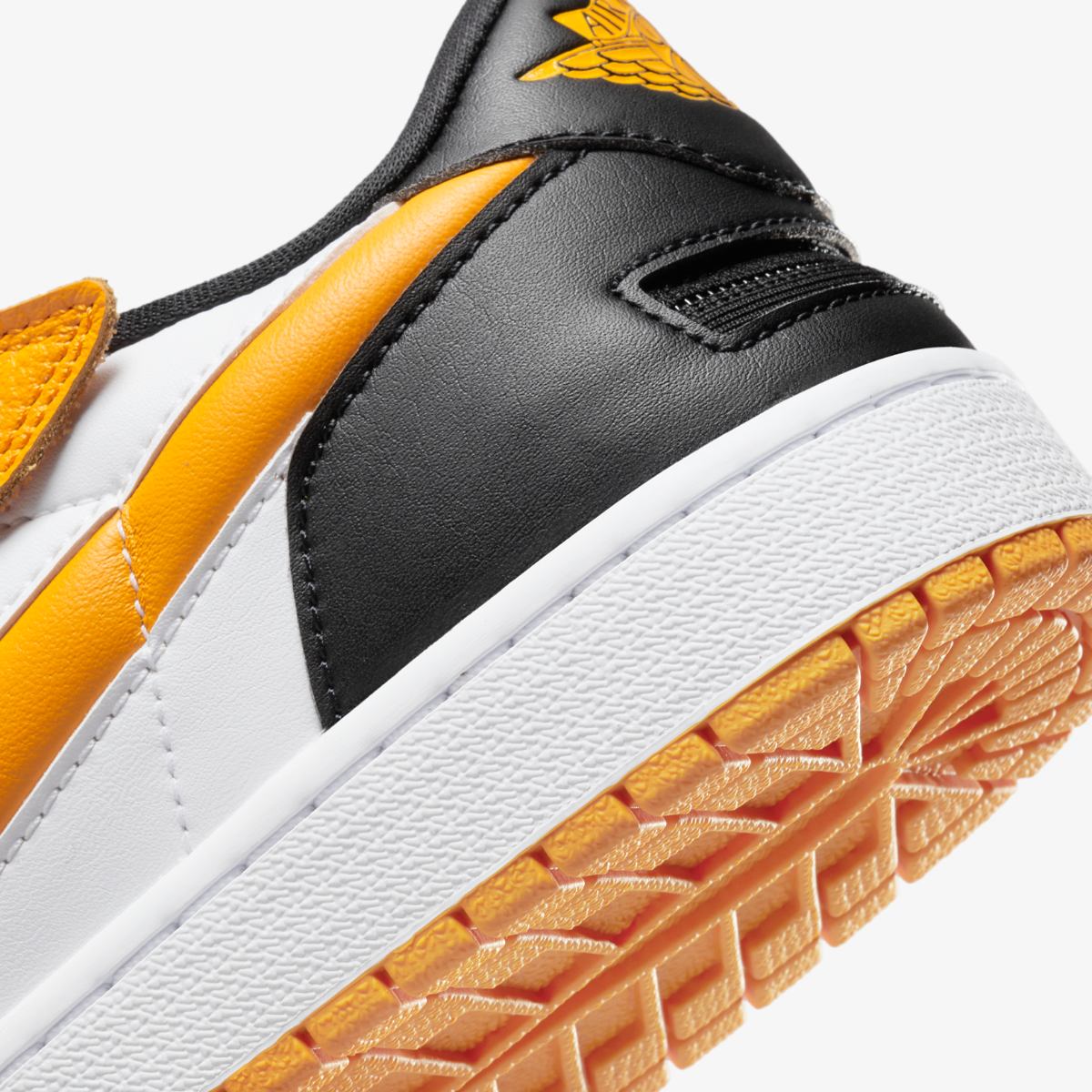 КРОССОВКИ AIR JORDAN 1 LOW FLYEASE (DM1206-107)