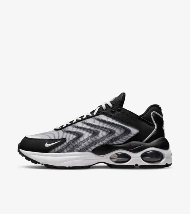 КРОСІВКИ NIKE AIR MAX TW (DQ3984-001)