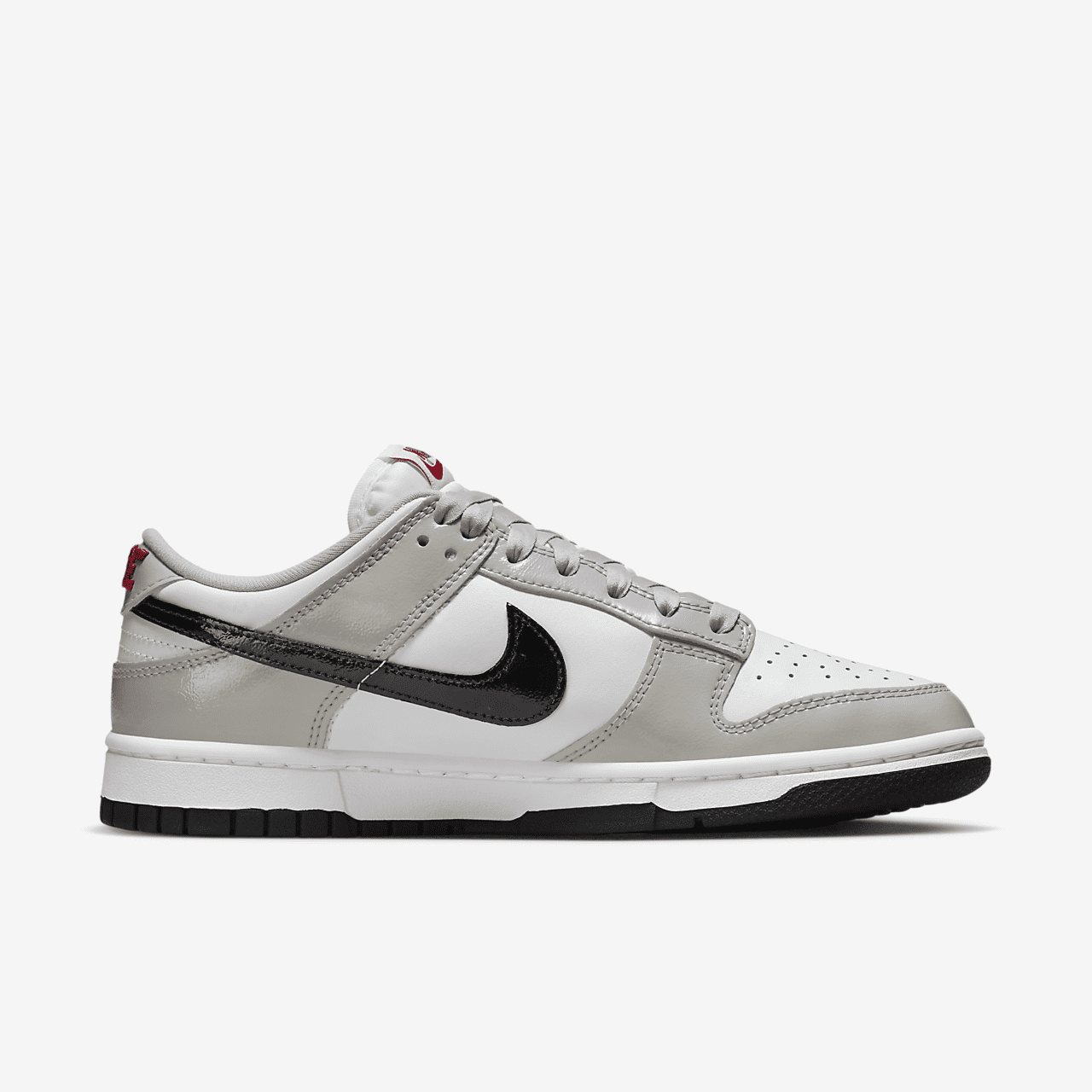 SNEAKERS W NIKE DUNK LOW ESS (DQ7576-001)