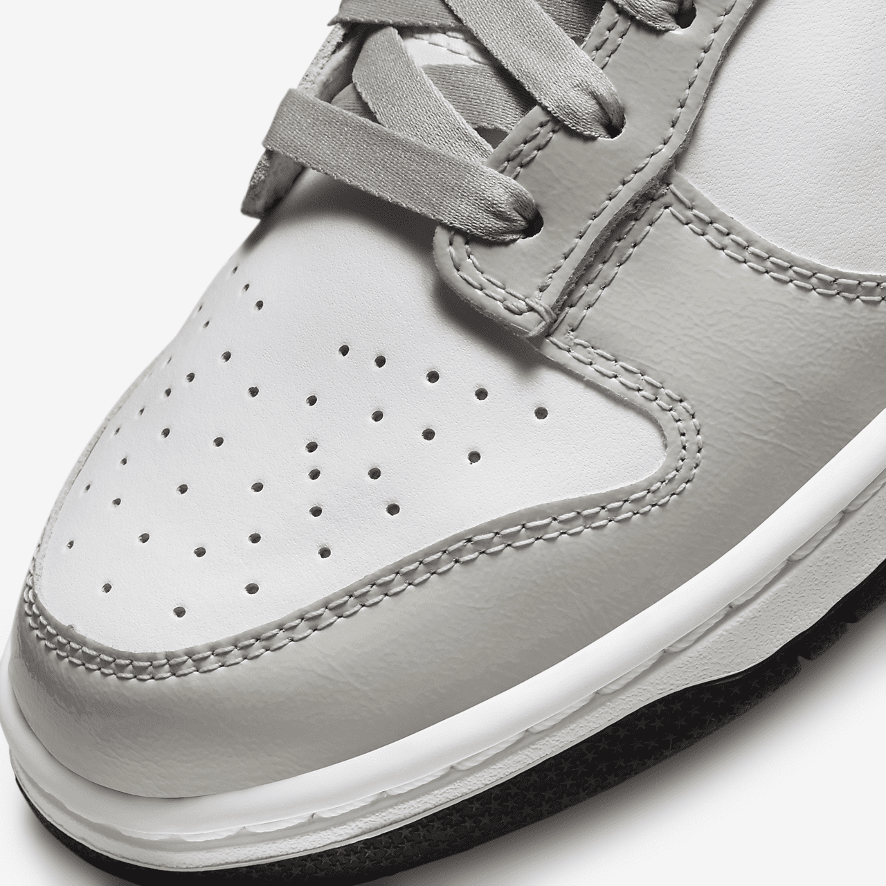 SNEAKERS W NIKE DUNK LOW ESS (DQ7576-001)