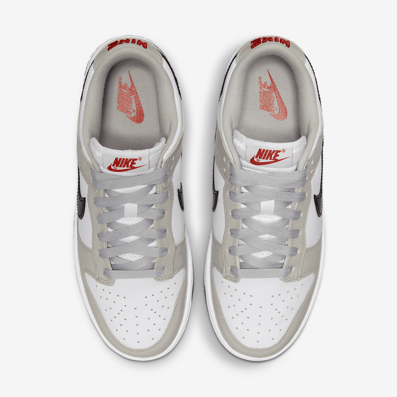 SNEAKERS W NIKE DUNK LOW ESS (DQ7576-001)