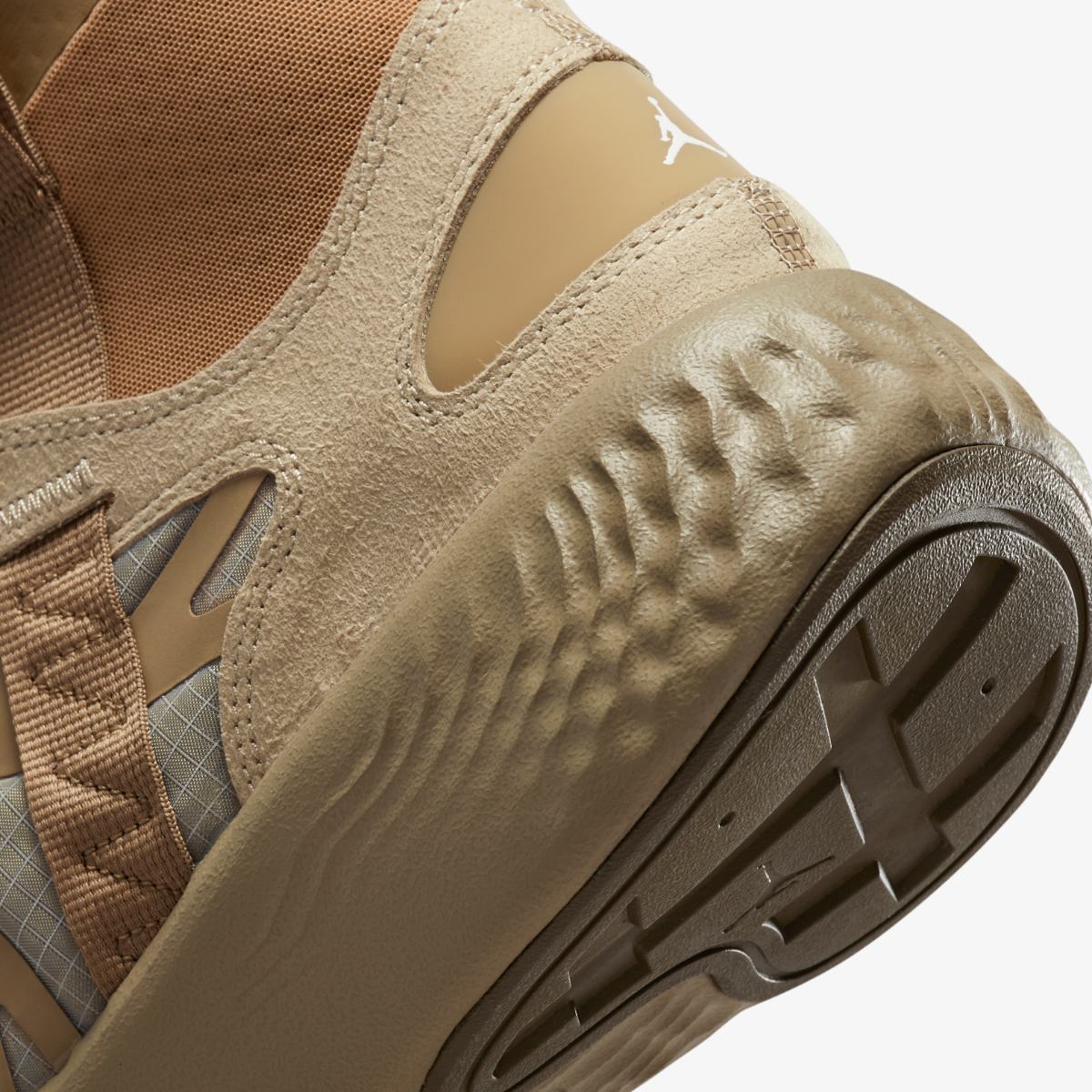 JORDAN DELTA 3 MID SNEAKERS (DR7614-221)