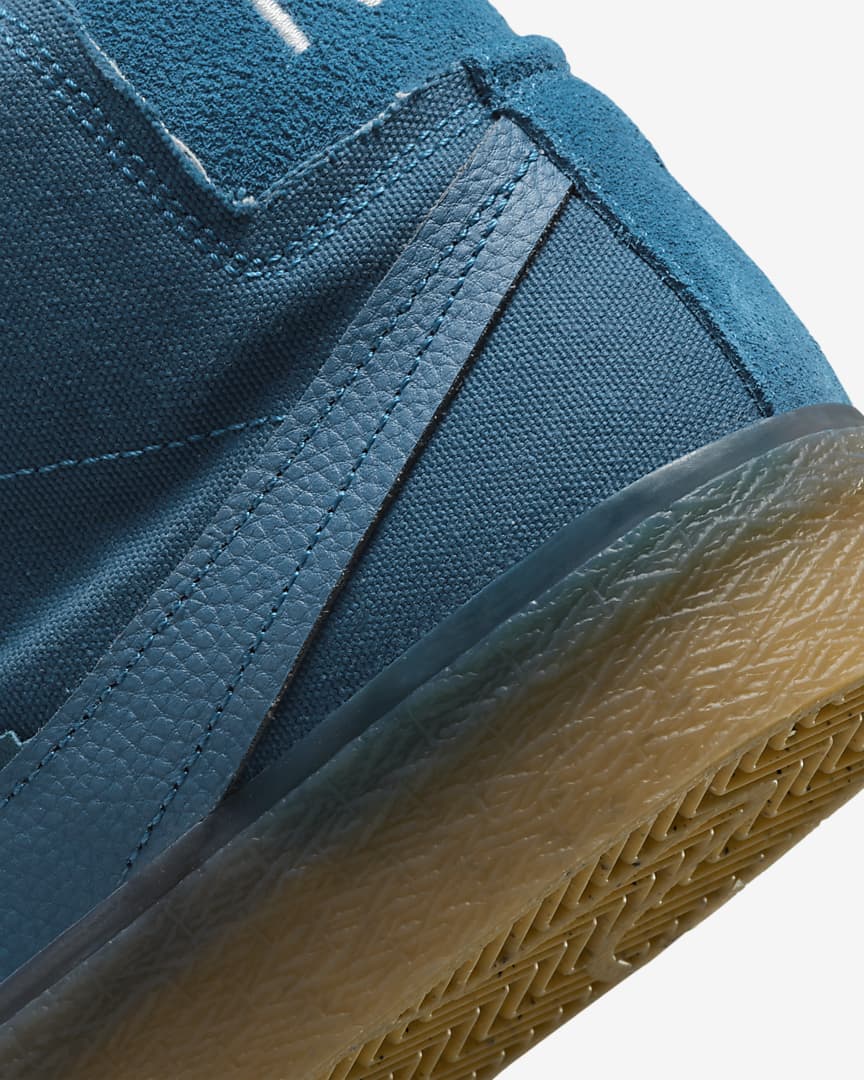 КРОССОВКИ NIKE SB ZOOM BLAZER MID PRM PLUS (DV5468-300)