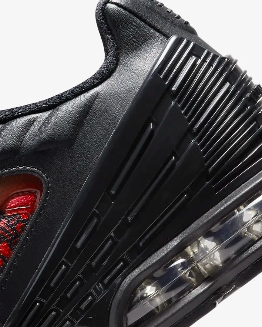 NIKE AIR MAX PLUS III PRM SNEAKERS (FD0671-001)