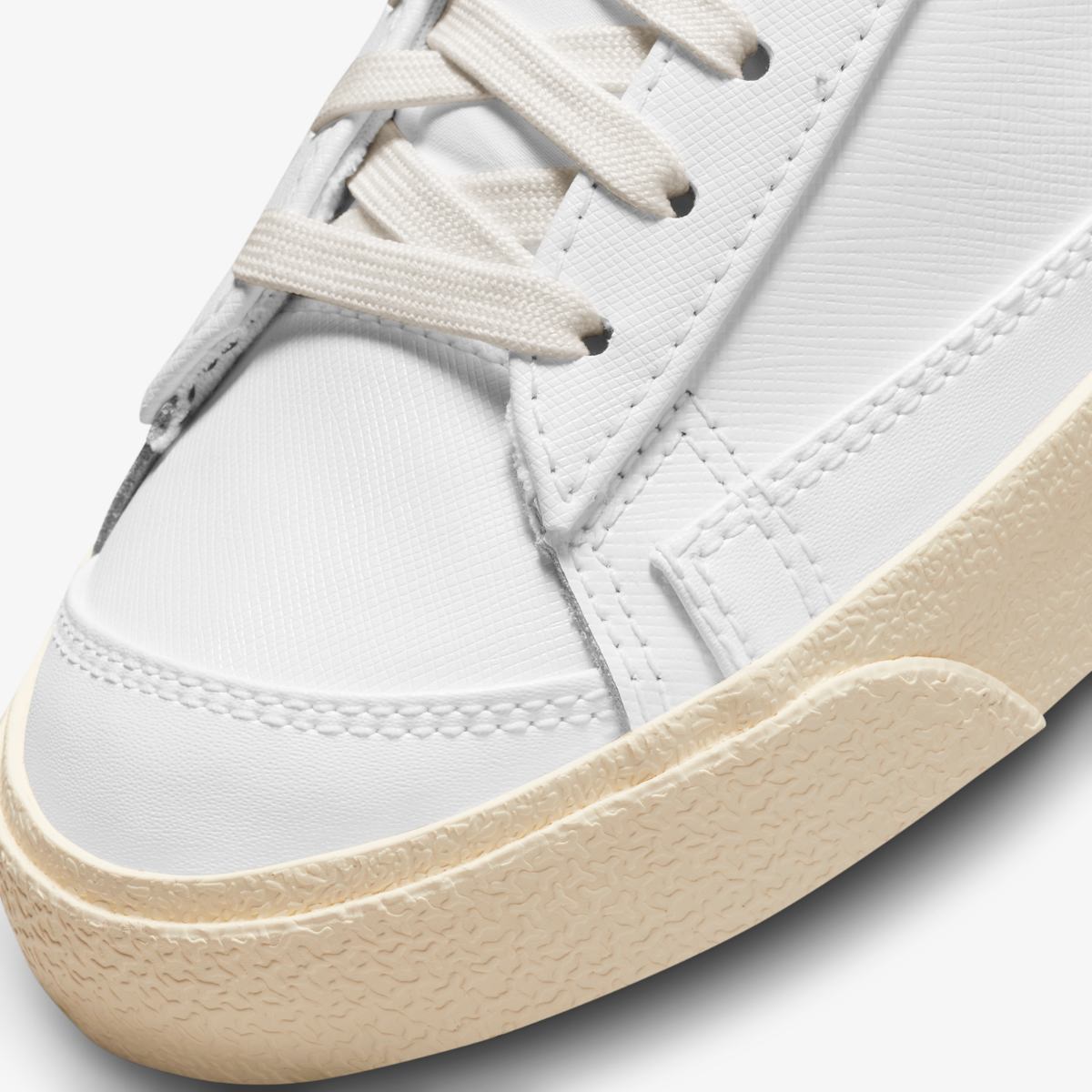 SNEAKERS NIKE W BLAZER MID `77 SE (DV7003-100)