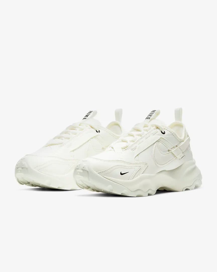ЖІНОЧІ КРОСІВКИ NIKE TC 7900 (DD9682-100)