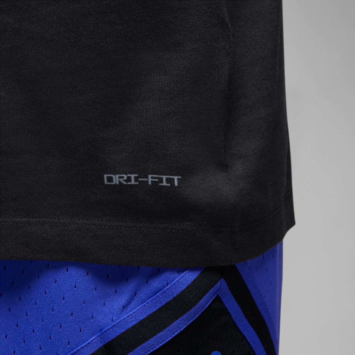 ФУТБОЛКА JORDAN M J DF SPRT GFX SS CREW (DV8448-010)