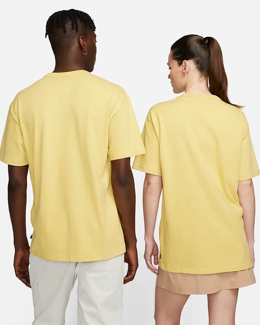 МУЖСКАЯ ФУТБОЛКА NIKE M NSW PREM ESSNTL SUST TEE (DO7392-700)