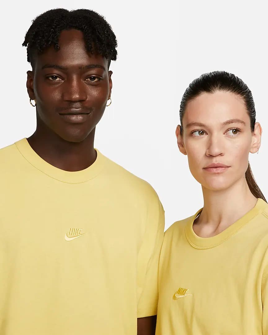 МУЖСКАЯ ФУТБОЛКА NIKE M NSW PREM ESSNTL SUST TEE (DO7392-700)