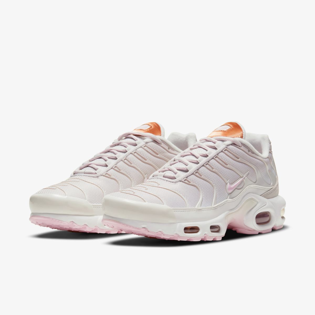 КРОСІВКИ WMNS NIKE AIR MAX PLUS (DD6612-001)