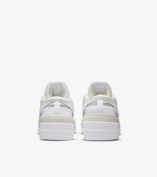 SNEAKERS NIKE BLAZER LOW / SACAI (DM6443-100)