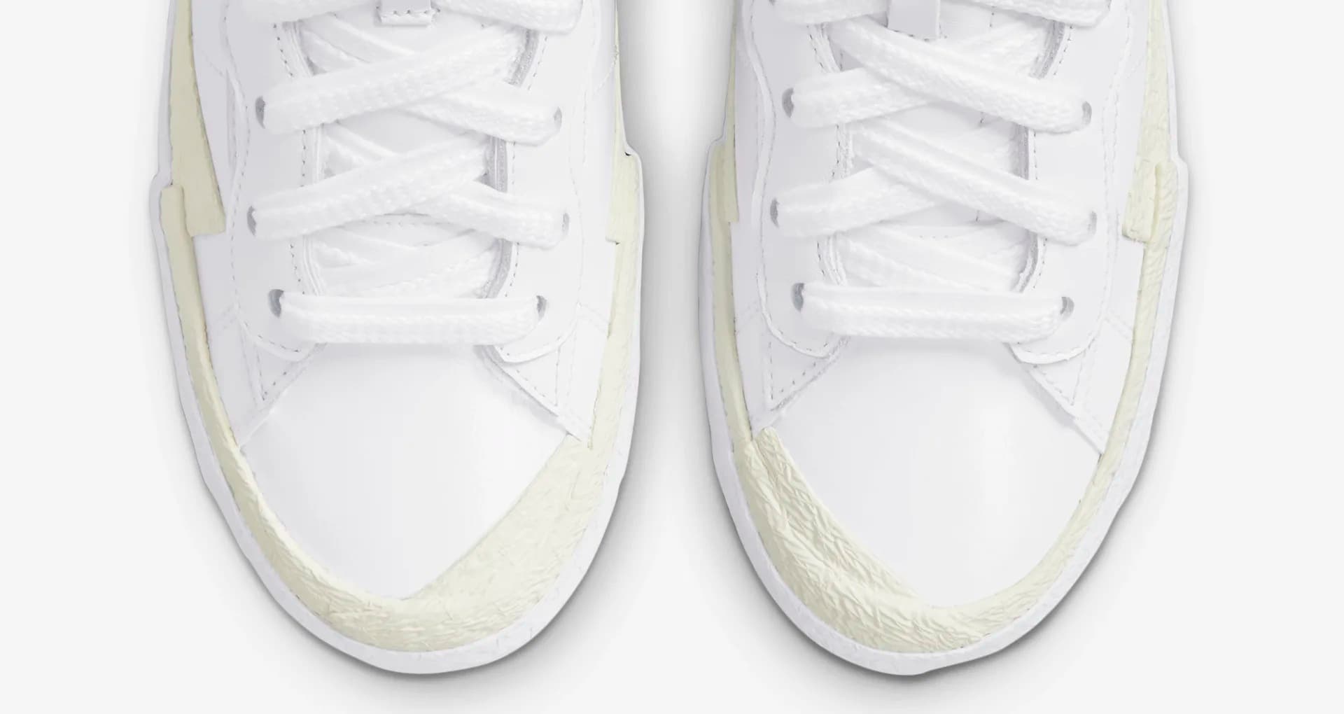 SNEAKERS NIKE BLAZER LOW / SACAI (DM6443-100)
