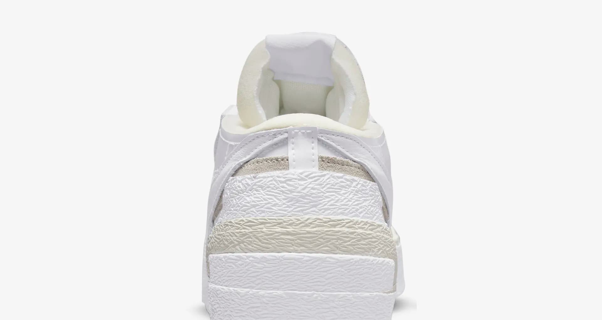 SNEAKERS NIKE BLAZER LOW / SACAI (DM6443-100)