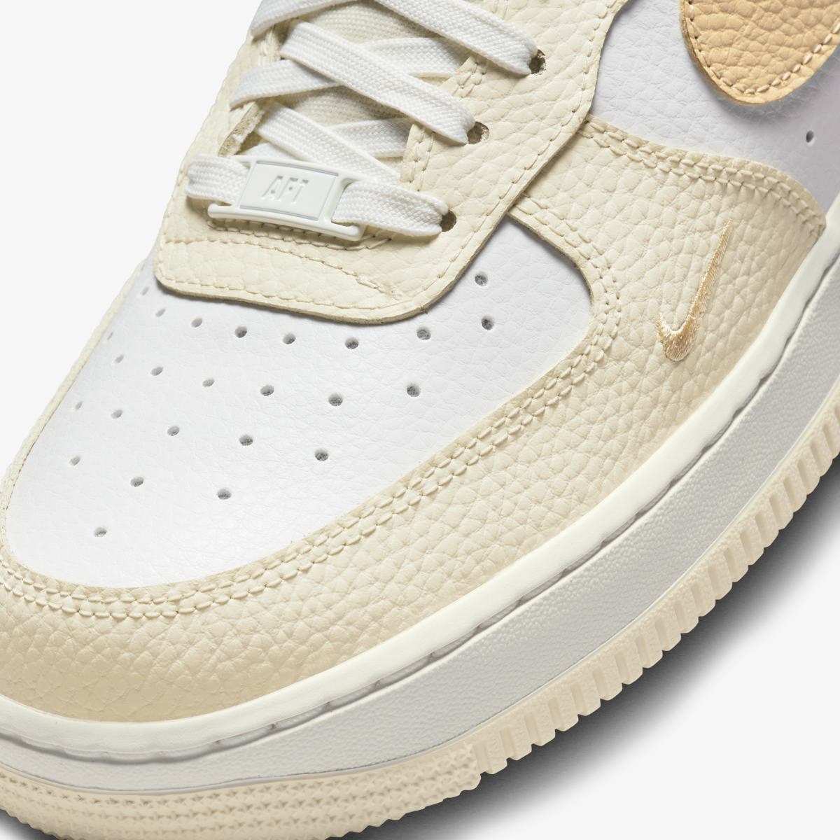SNEAKERS WMNS NIKE AIR FORCE 1 LO 07 (DX8953-100)