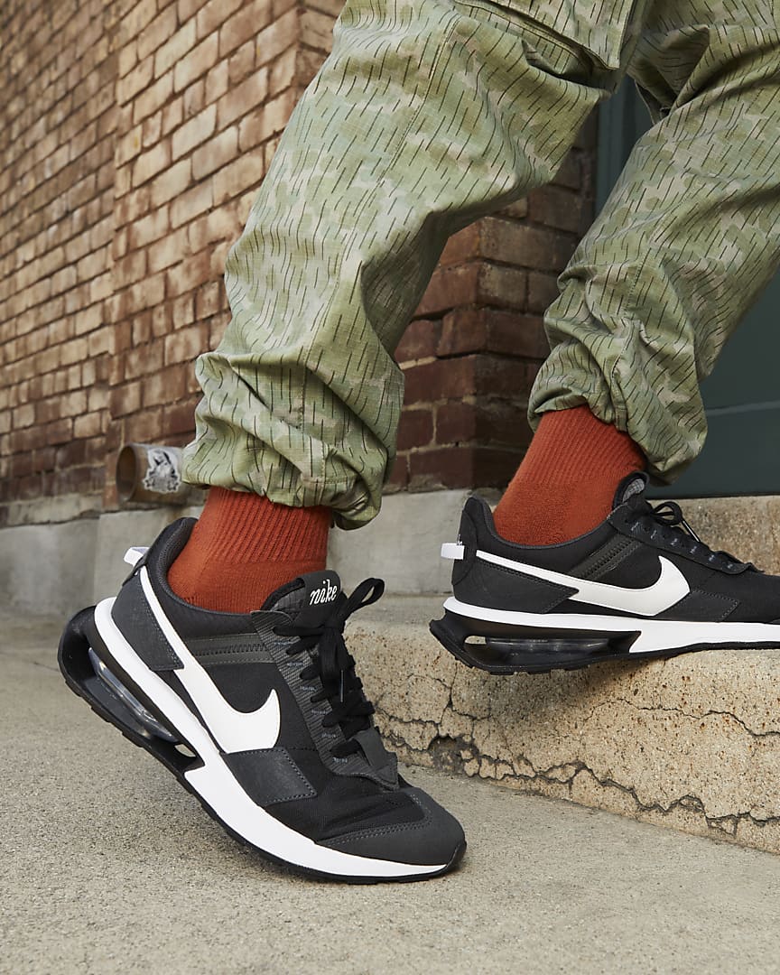 КРОСІВКИ NIKE AIR MAX PRE-DAY (DC9402-001)