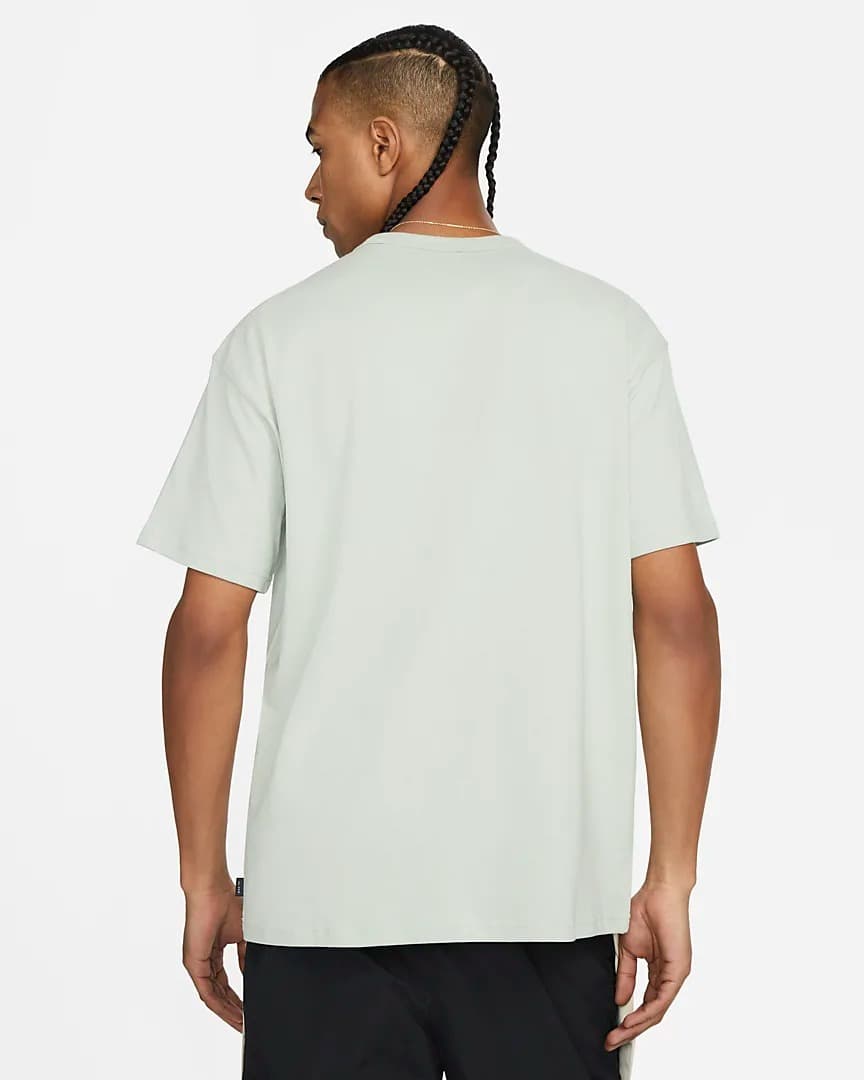 МУЖСКАЯ ФУТБОЛКА NIKE M NSW PREM ESSNTL SUST TEE (DO7392-017)