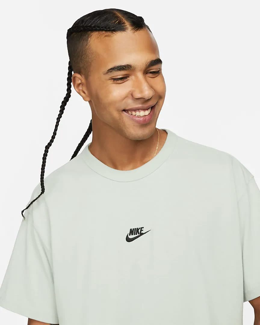 МУЖСКАЯ ФУТБОЛКА NIKE M NSW PREM ESSNTL SUST TEE (DO7392-017)