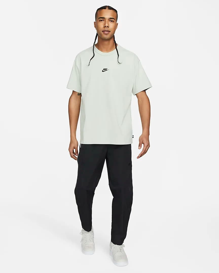 МУЖСКАЯ ФУТБОЛКА NIKE M NSW PREM ESSNTL SUST TEE (DO7392-017)