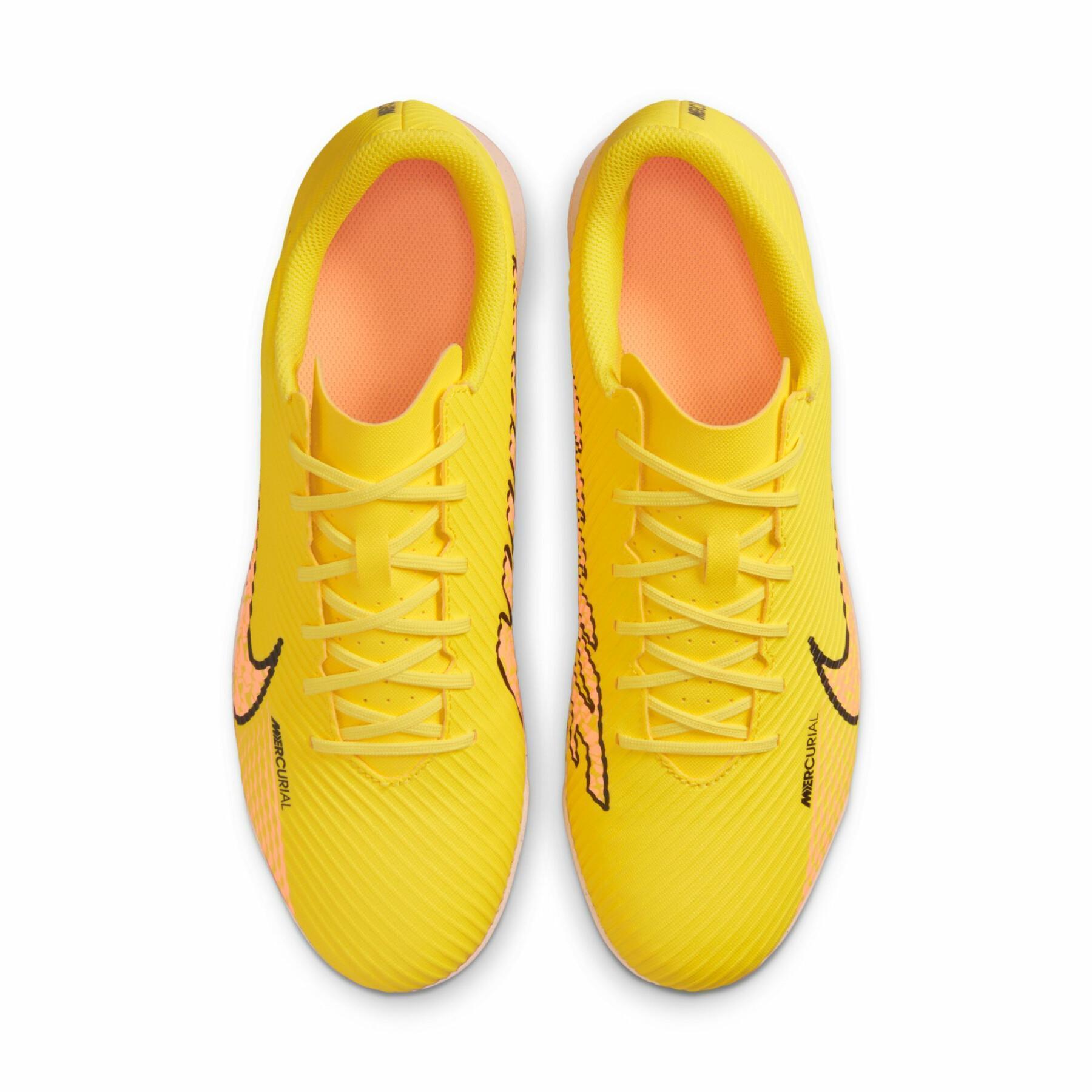 СОРОКОНОЖКИ NIKE VAPOR 15 CLUB TF (DJ5968-780)