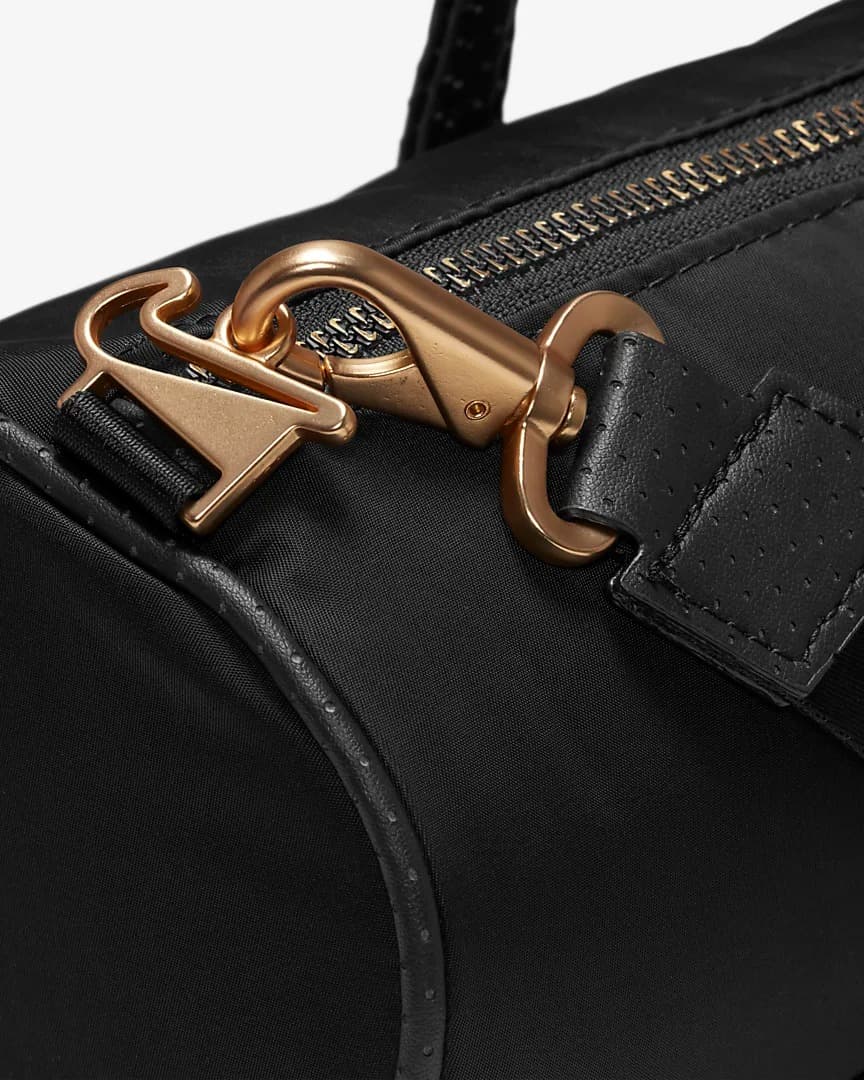 СУМКА NIKE W NSW CLASSIC BARREL BAG (DQ5812-010)