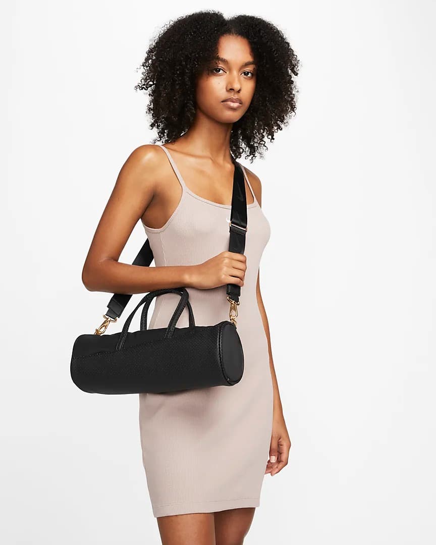СУМКА NIKE W NSW CLASSIC BARREL BAG (DQ5812-010)