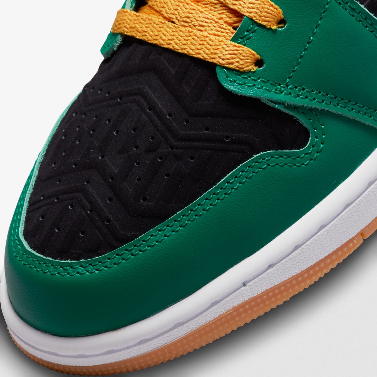 AIR JORDAN 1 LOW SE SNEAKERS (DQ8422-300)