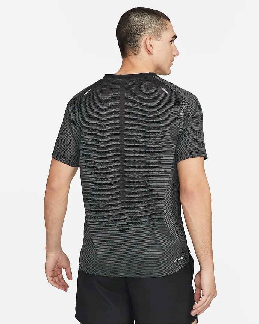 ФУТБОЛКА NIKE M NK DFADV RUN DVN TECHKNIT SS (DM4765-010)