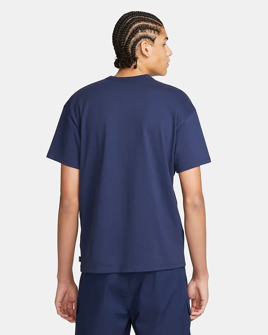ЧОЛОВІЧА ФУТБОЛКА NIKE M NSW PREM ESSNTL SUST TEE (DO7392-410)