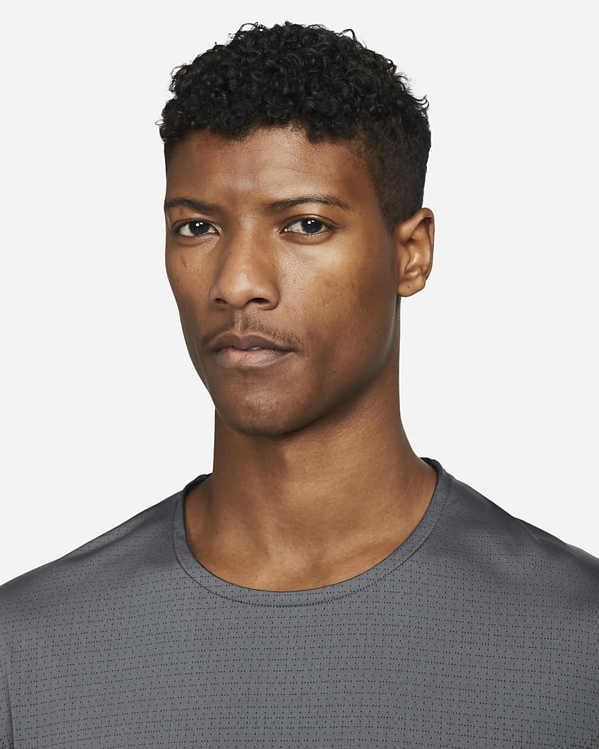 МУЖСКАЯ ФУТБОЛКА NIKE M NK DF TRAIL RISE 365 SS (DM4646-010)