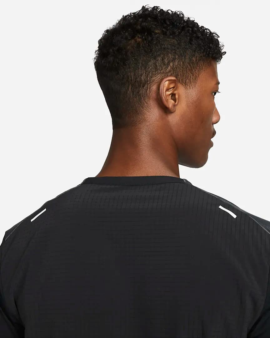 МУЖСКАЯ ФУТБОЛКА NIKE M NK DF TRAIL RISE 365 SS (DM4646-010)