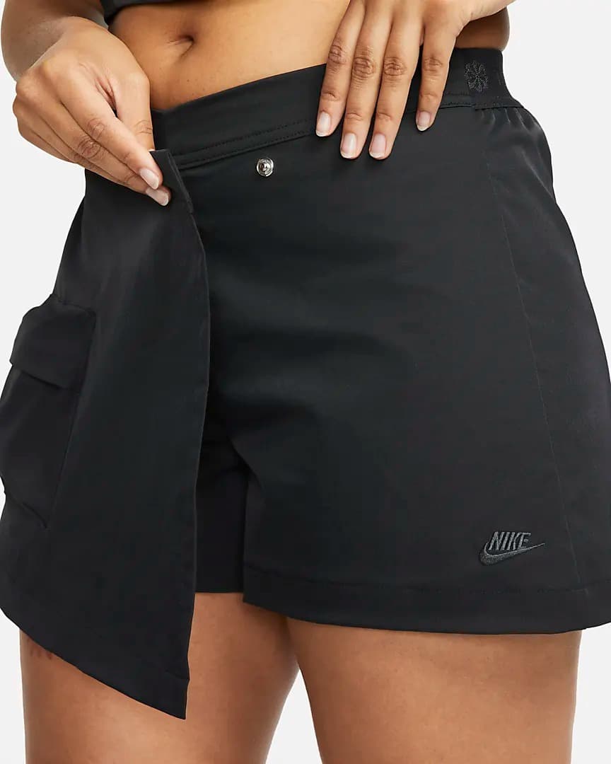 SHORTS W NIKE TECH PACK NSW TP DF MR SKORT (DV8491-010)