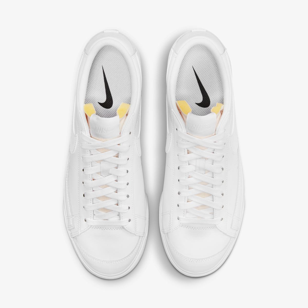 SNEAKERS W NIKE BLAZER LOW PLATFORM (DJ0292-100)